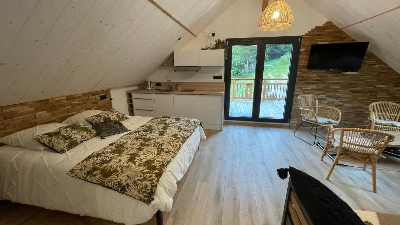 Chambres D'Hotes Les Chambres D'Elsa Albiez-Montrond Eksteriør bilde