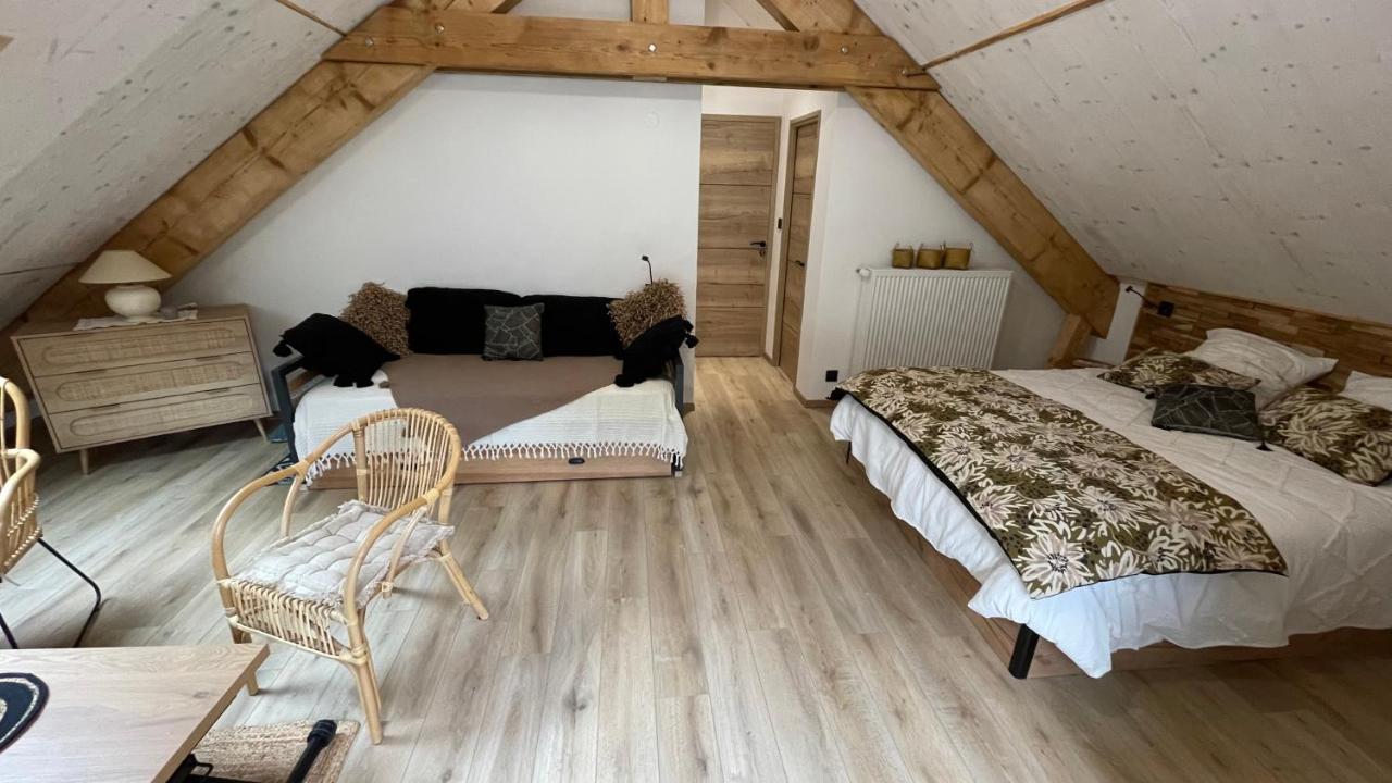 Chambres D'Hotes Les Chambres D'Elsa Albiez-Montrond Eksteriør bilde